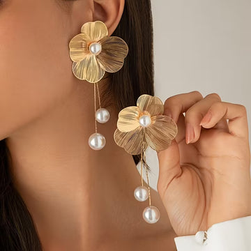 1 Pair of Bohemian Style Ginkgo Leaf Flower Metallic Irregular Line Versatile Fashion Tassel Faux Pearl Earrings