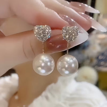 A Pair of Heart-Shaped Earrings, a Unique French Style Suitable for a Charming